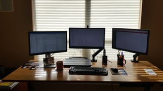 Desk1.jpg